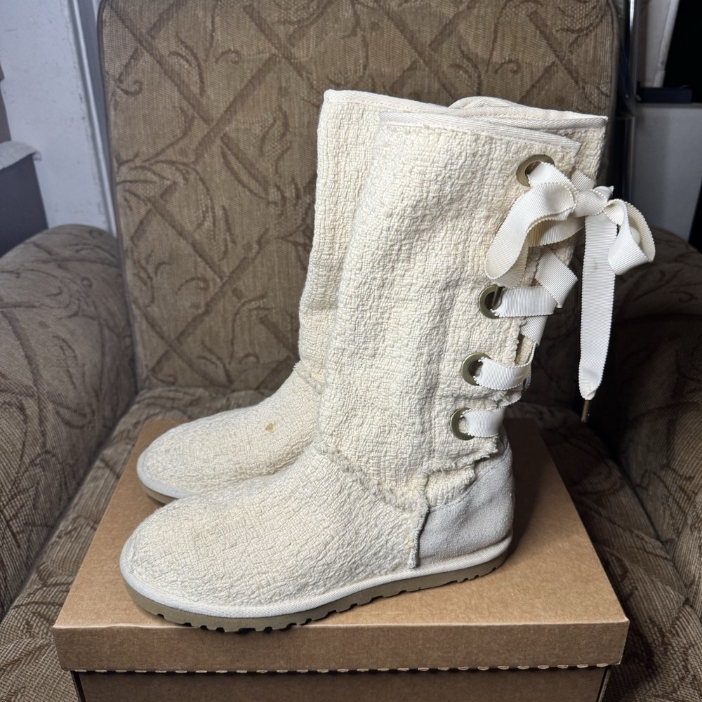 UGG Australia HEIRLOOM Cream Ivory Sheepskin Lace Up Boots 1000693 US Sz 7 Knit